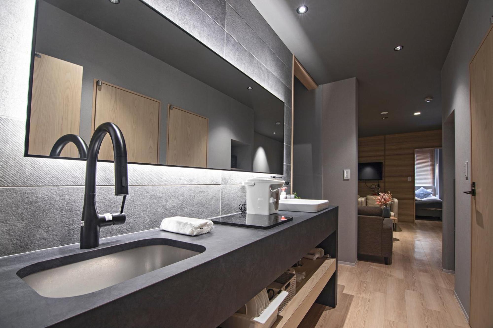 Apartamento Home新町: Stylish New Near Shinsaibashi *